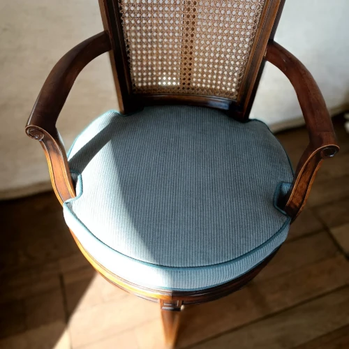 L'atelier du bout du bourg propose des coussins sur mesure pour vos fauteuils ou chaises de bureau, à Haute Goulaine