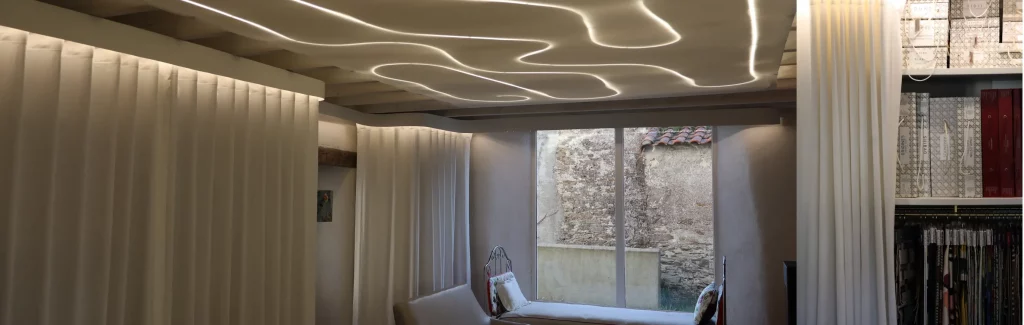 L'atelier du bout du bourg vous présente de nombreuses collections de tissus haut de gamme, d'éditeurs de tissus du luxe, à Vertou